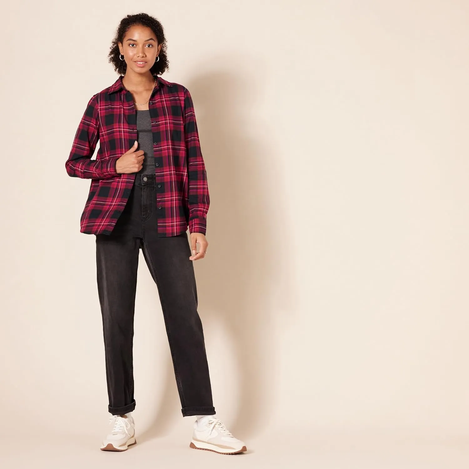 Amazon Essentials Women's Classic-Fit Long-Sleeve Lightweight Plaid Flannel Shirt