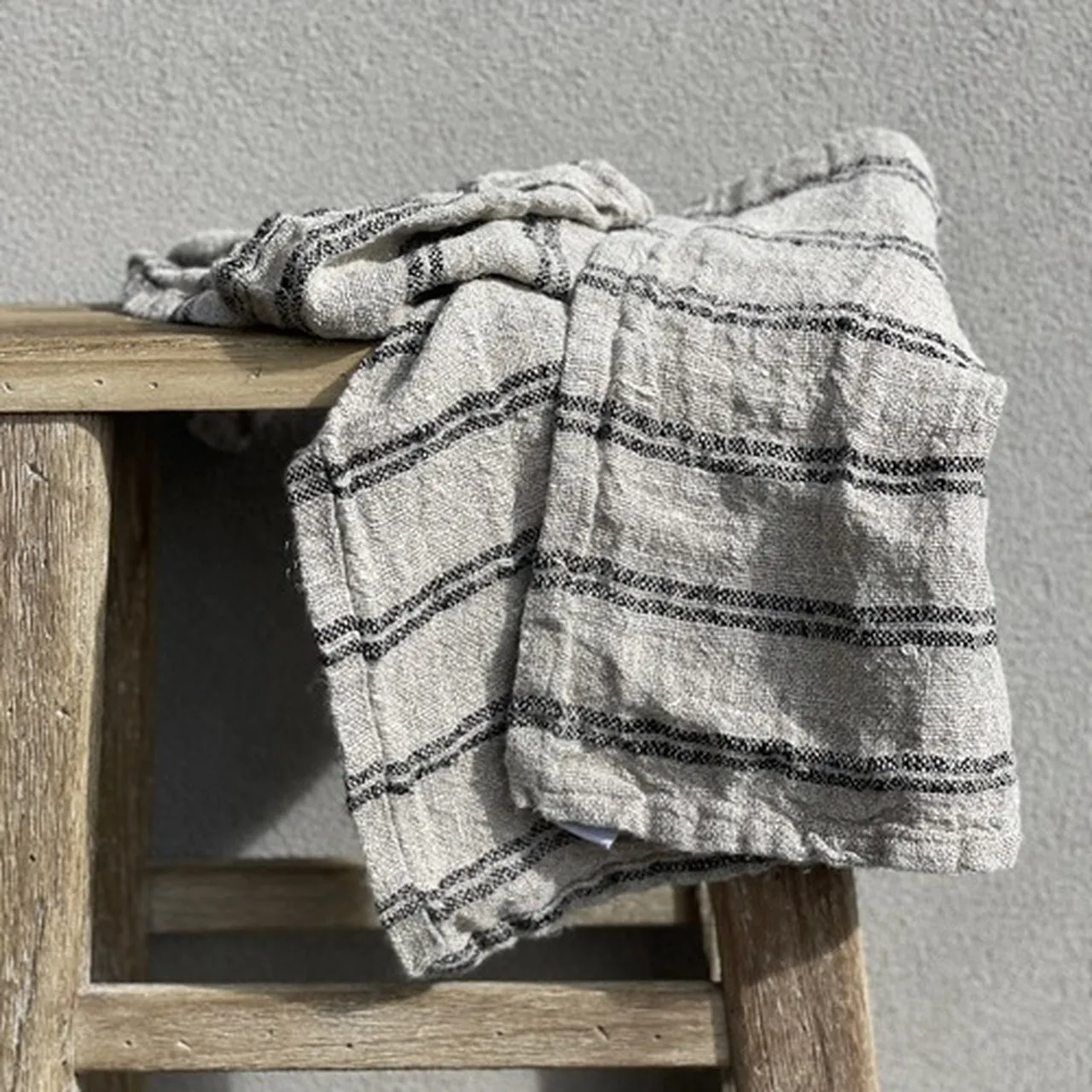 Handloomed Linen Tea Towel (Black Stripe)